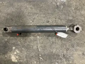 6536372 Bobcat 325 Right/passenger Hydraulic Cylinder - Used P/n 6536372 Bobcat 325 Right/passenger Hydraulic Cylinder - Used P/n