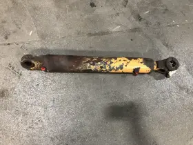 1976862c1 Case 621c Right/passenger Hydraulic Cylinder - Used P/n
