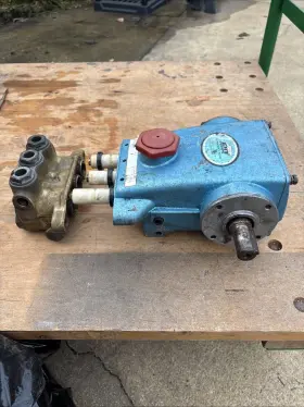 43339 Cat Triplex Pump Brass Head Sold For Parts Needs Rebuilding 43339 Cat Triplex Pump Brass Head Sold For Parts Needs Rebuilding