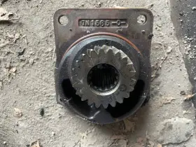 7n-1565 Cat Adapter With Gear #8n0935 Used