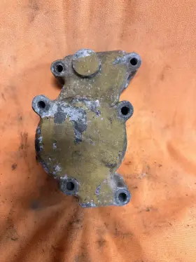 9y-0117 Cat Regulator Housing