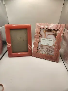 8d-6544 Cupcakes And Cashmere 2 5 X 7 Shabby Chic Pink Frame. Scalloped Edge Bakelite Style. Pre-owned