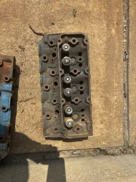 D5nn-9060k Ford C7nn6090aa Cylinder Head 2000 3000 3510 3600 4000 4100 4600 D5nn-9060k Ford C7nn6090aa Cylinder Head 2000 3000 3510 3600 4000 4100 4600