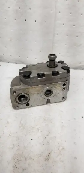 Fr994101c I.h./farmall 391353r92 Pump Assy-hydraulic Trw