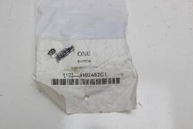International Truck 4102452c1 Genuine Navistar Switch