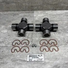 At207990 John Deere Lot Of 2 Oem Universal Joint / U-joint New