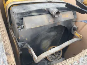 At78553 John Deere 644c Radiator - Used P/n At78553 John Deere 644c Radiator - Used P/n