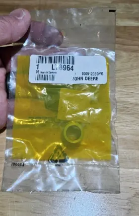 L78964 John Deere Rockshaft Control Valve Seatoem Nos Free Shipping L78964 John Deere Rockshaft Control Valve Seatoem Nos Free Shipping