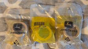 John Deere Mt1328 Cylindrical Alloy Bushing. Genuine Oem Brass. New Old Stock
