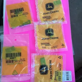 R53677 John Deere Qty5