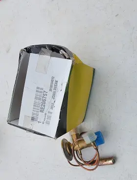 Re206757 John Deere Expansion Valve Re206757 John Deere Expansion Valve