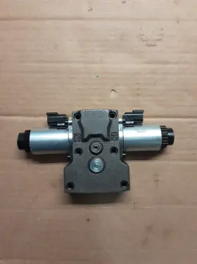 Re583532 John Deere Oem Used Steering Controller Re583532 John Deere Oem Used Steering Controller