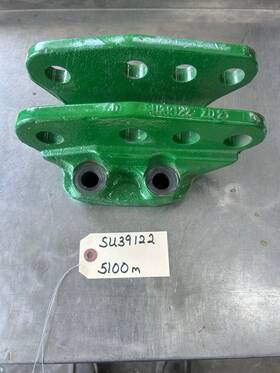John Deere Su39122 5100m Center Link Bracket