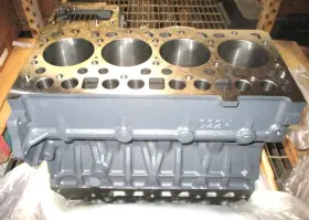 1g484-01015 Kubota 1g484-01016 Genuine Oem Engine Crankcase V2203