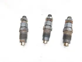 H1601-53000 Kubota Used Set Of 3 Oem Injector Nozzles Fits B2100hsd H1601-53000 Kubota Used Set Of 3 Oem Injector Nozzles Fits B2100hsd