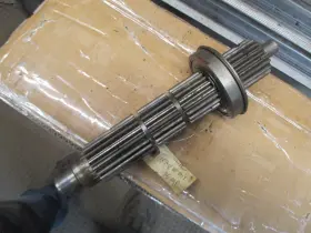 189440m1 Massey Ferguson 35 Trans Main Shaft With Multi. #189440m1 Original Good Condition