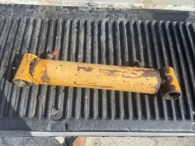 170-33872 Mustang 940e Bucket Lift Cylinder 170-33872 Mustang 940e Bucket Lift Cylinder