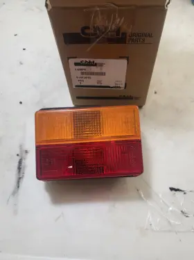 81863816 New Holland Genuine Cnh 12v Brake / Tail Indicator Rh And Lh Light 81863816 New Holland Genuine Cnh 12v Brake / Tail Indicator Rh And Lh Light