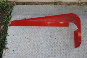 86606457 New Holland 145s 155s 165 185s Manure Spreader Left Lh Splash Guard 86606457 New Holland 145s 155s 165 185s Manure Spreader Left Lh Splash Guard