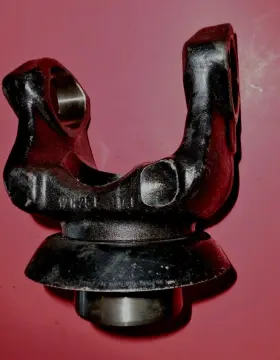 6-4-1991 Rockwell 17n41991 Nos 1700 / 1710 Series End Yoke # Spicer Or 4411x 6-4-1991 Rockwell 17n41991 Nos 1700 / 1710 Series End Yoke # Spicer Or 4411x